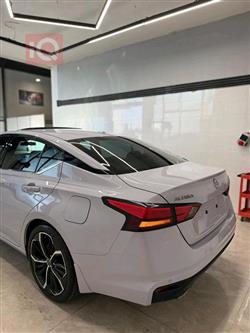 نيسان ألتيما